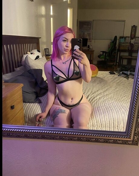 Foto di nudo di fuga di OnlyFans di Kissofdeathxxx