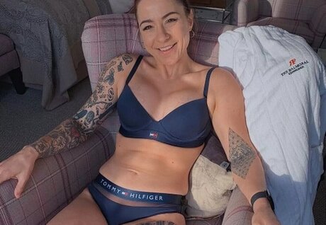 Foto di nudo di fuga di OnlyFans di Lucy Spraggan