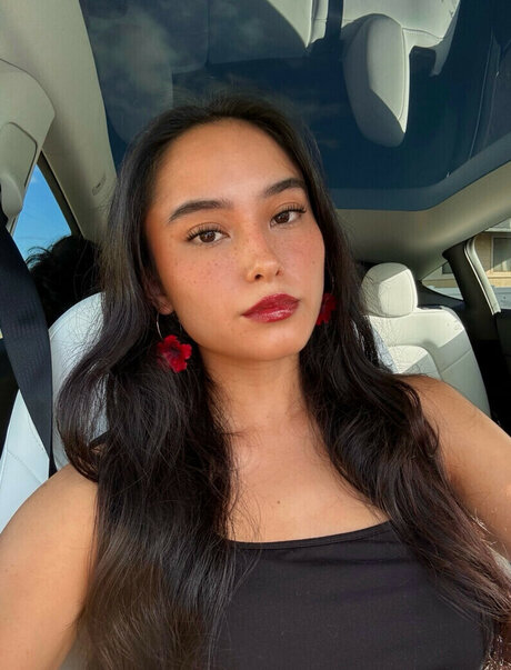 Foto di nudo di fuga di OnlyFans di Aria Tehani Miller