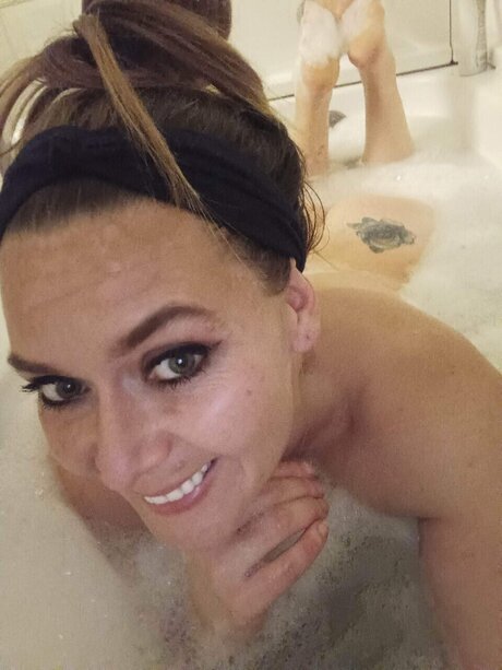 Foto di nudo di fuga di OnlyFans di Cali Marie