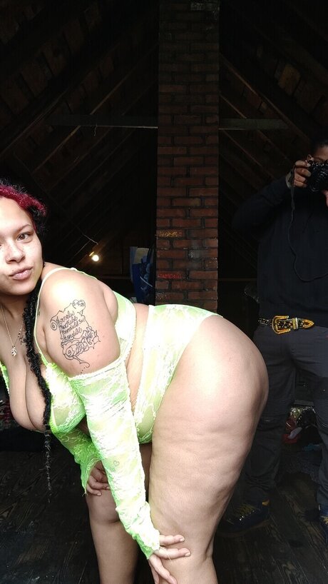 Pretty Pussy Gyal 
