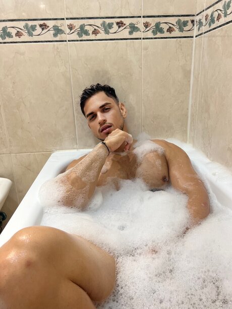 Foto di nudo di fuga di OnlyFans di Alex Sallvadore