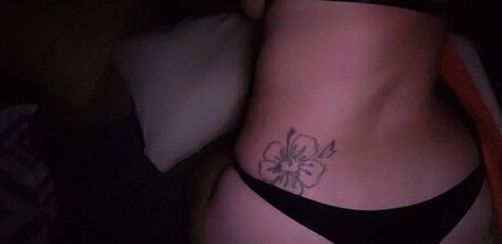 Foto di nudo di fuga di OnlyFans di L4r3bell3