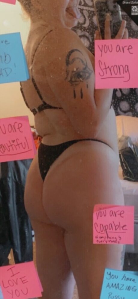Foto di nudo di fuga di OnlyFans di Corynne