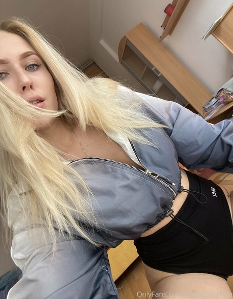 Foto di nudo di fuga di OnlyFans di Jassietailorfree