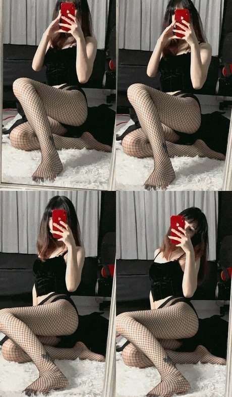 Foto di nudo di fuga di OnlyFans di Akijun