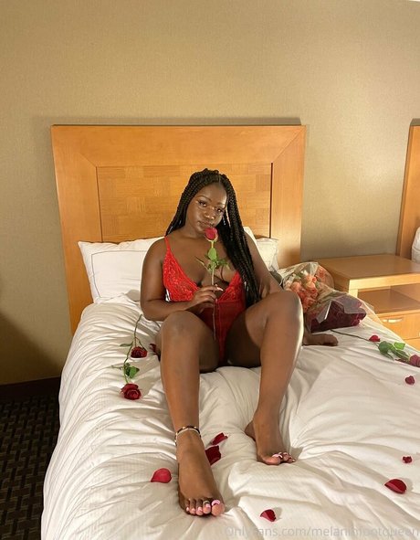 Foto di nudo di fuga di OnlyFans di Queenmelaninsdungeonn