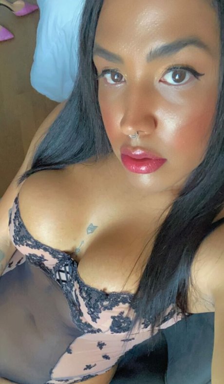 Foto di nudo di fuga di OnlyFans di Bruna Taylor