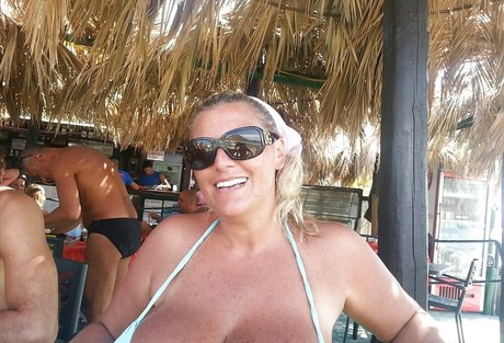 Foto di nudo di fuga di OnlyFans di Laura Leonardi