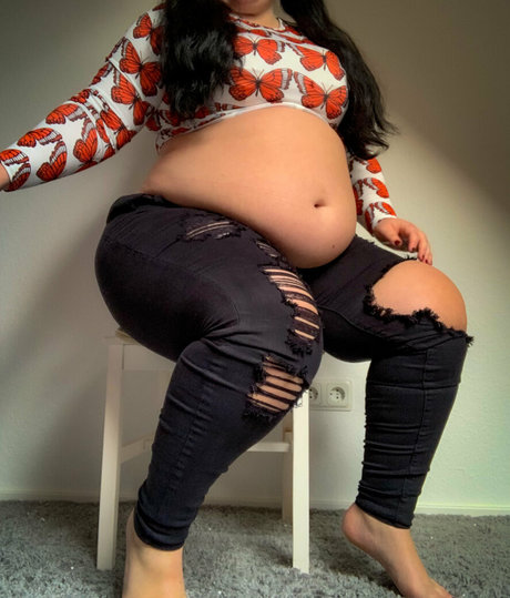 Foto di nudo di fuga di OnlyFans di Adorethebelly1