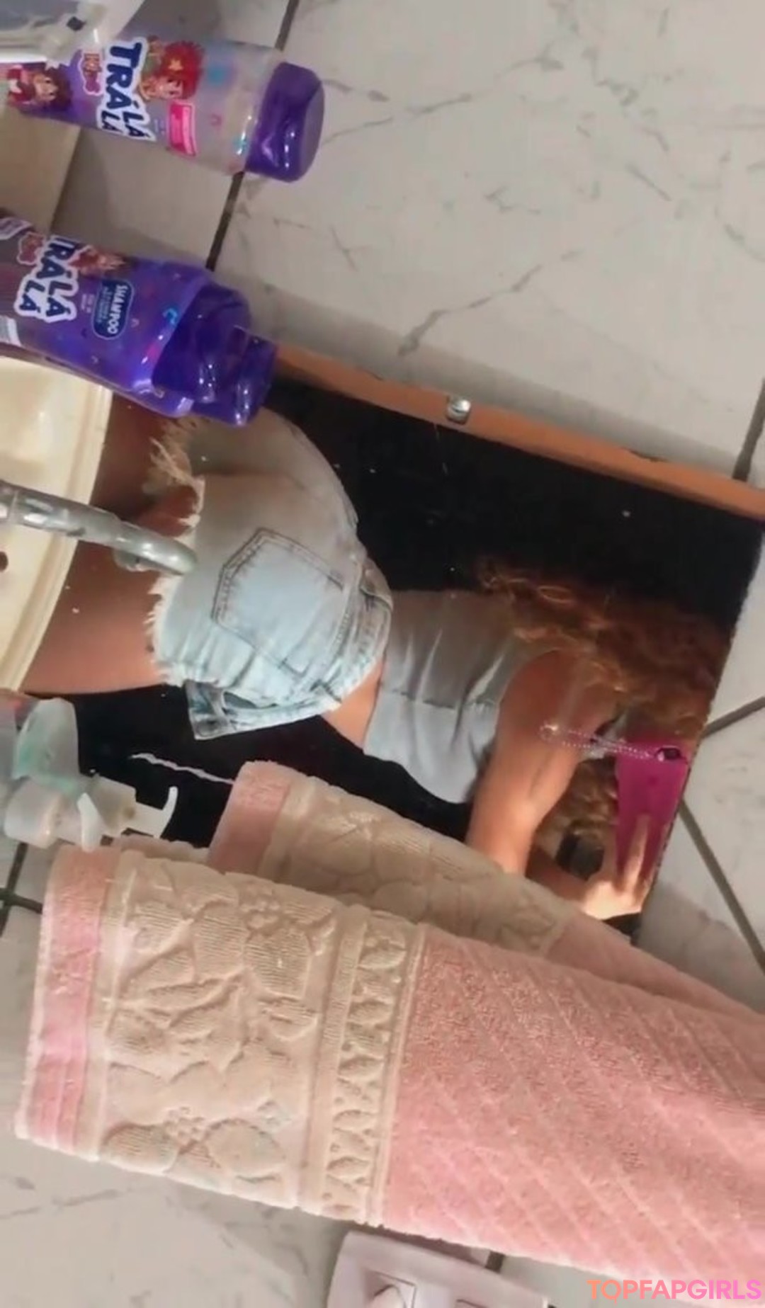 Foto di nudo di fuga di OnlyFans di Cyellenalexandra #14 Foto di nudo di fuga di OnlyFans di Cyellenalexandra #14