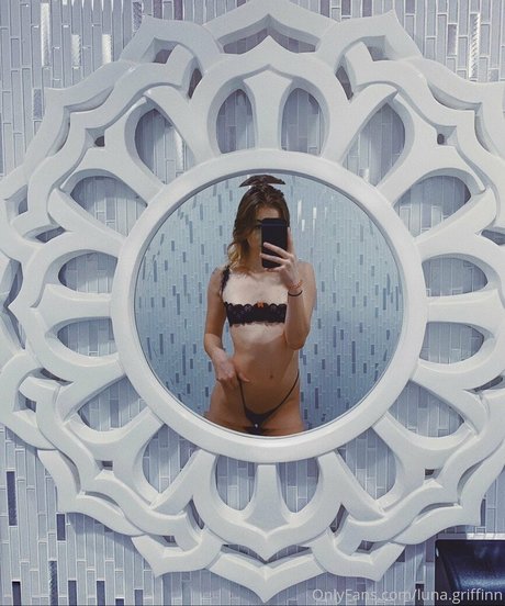 Foto di nudo di fuga di OnlyFans di Lunagriffinn