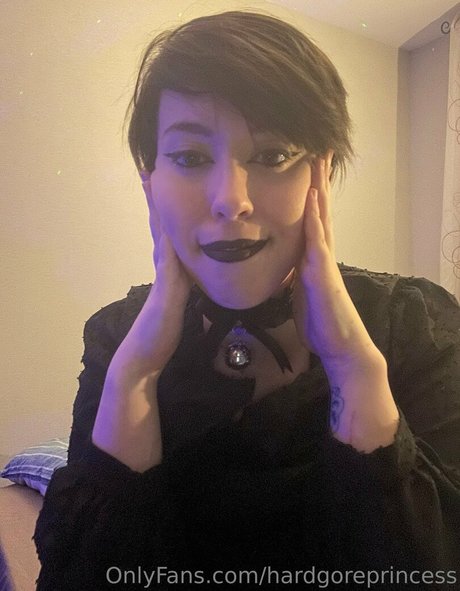 Foto di nudo di fuga di OnlyFans di Hardgoreprincess