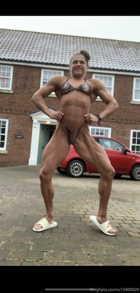 Foto di nudo di fuga di OnlyFans di Emilyjbrand98