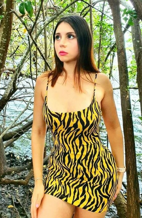 Foto di nudo di fuga di OnlyFans di Emilia Vizcarra