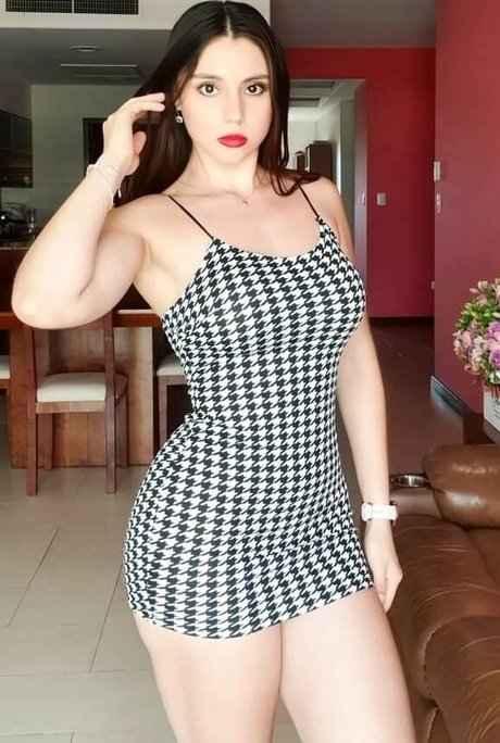 Foto di nudo di fuga di OnlyFans di Emilia Vizcarra
