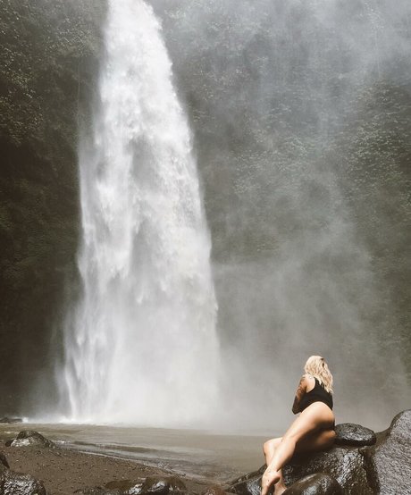 Foto di nudo di fuga di OnlyFans di Daria Perel