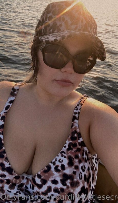 Foto di nudo di fuga di OnlyFans di Ourdirtylittlesecret96