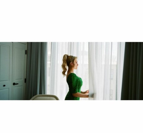 Foto di nudo di fuga di OnlyFans di Olivia Taylor Dudley