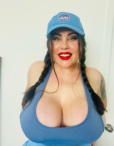 Foto di nudo di fuga di OnlyFans di Thelolamoon