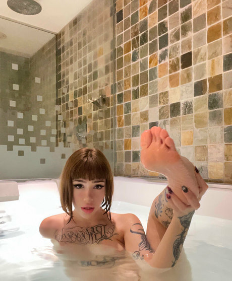 Foto di nudo di fuga di OnlyFans di Lolabuny18