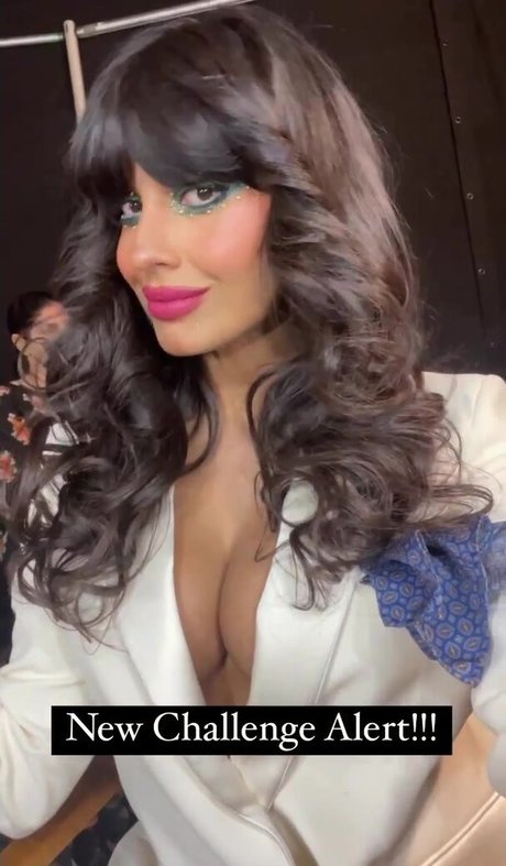 Foto di nudo di fuga di OnlyFans di Jameela Jamil