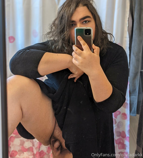 Foto di nudo di fuga di OnlyFans di Oliviadarkk