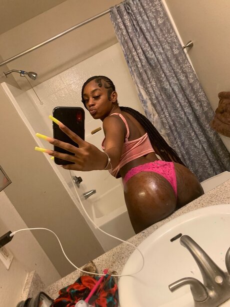 Foto di nudo di fuga di OnlyFans di        