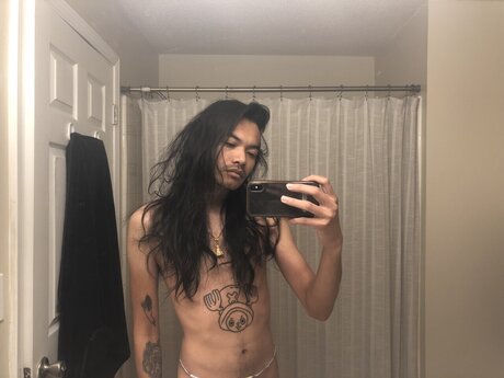 Foto di nudo di fuga di OnlyFans di Sov
