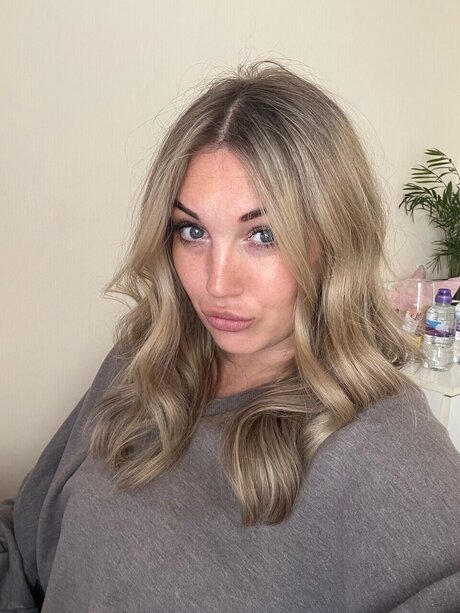 Foto di nudo di fuga di OnlyFans di Curvymama