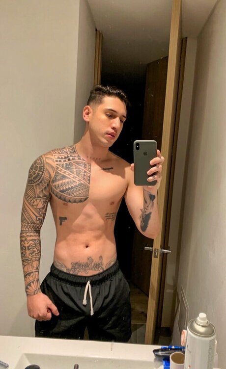 Foto di nudo di fuga di OnlyFans di Anibalpagua