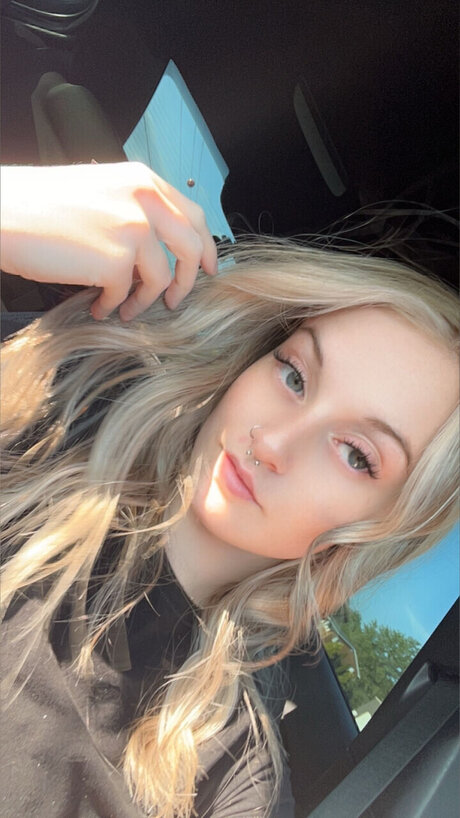 Foto di nudo di fuga di OnlyFans di Emily Paige
