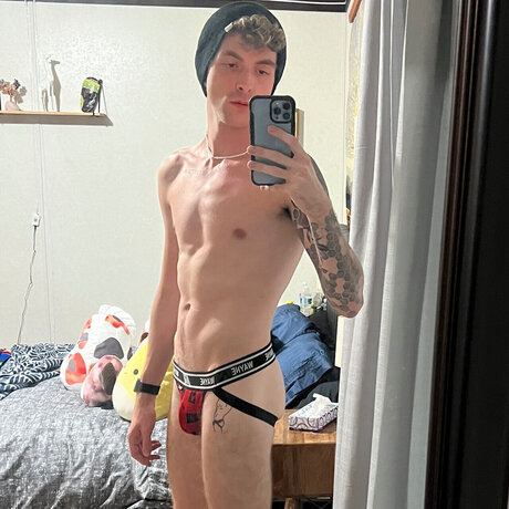Foto di nudo di fuga di OnlyFans di Tattedtwink