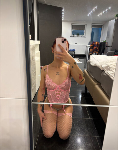 Foto di nudo di fuga di OnlyFans di Babygirl