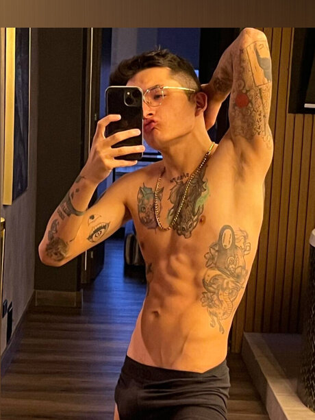 Foto di nudo di fuga di OnlyFans di Jintwink 