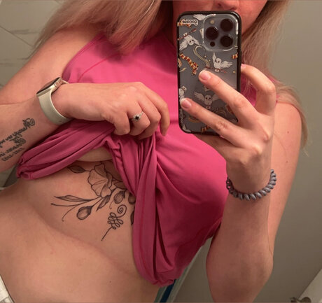 Foto di nudo di fuga di OnlyFans di Playfulbun92