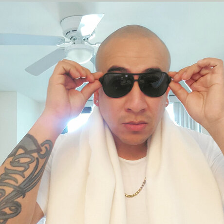 Foto di nudo di fuga di OnlyFans di Santiago Suave