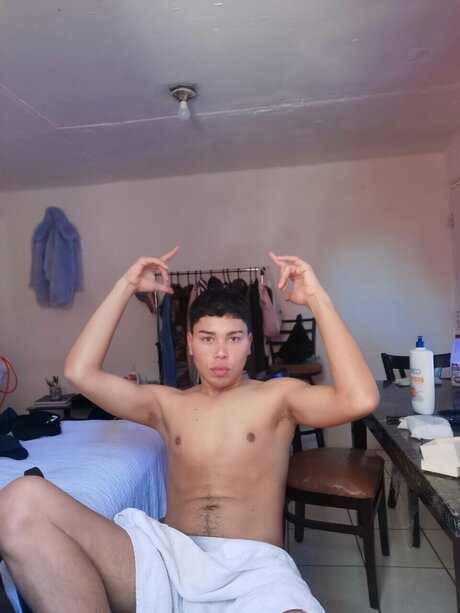 Foto di nudo di fuga di OnlyFans di Alexey Ortiz