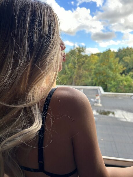 Foto di nudo di fuga di OnlyFans di Hot Lola 18yo 