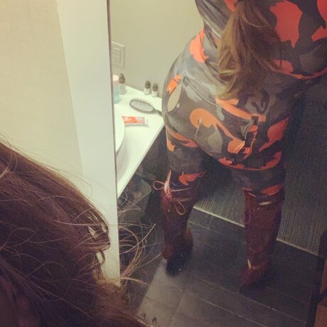 Foto di nudo di fuga di OnlyFans di Wetassbootaynyc Aka Sluttybehavior