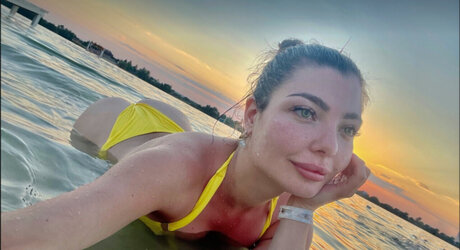 Foto di nudo di fuga di OnlyFans di Ashley Crashly