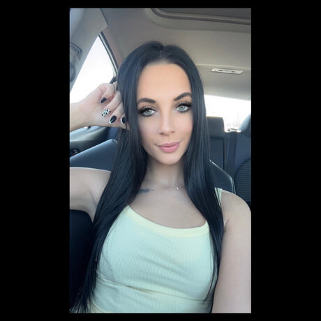 Foto di nudo di fuga di OnlyFans di Lilserenabby