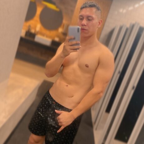 Foto di nudo di fuga di OnlyFans di Eros