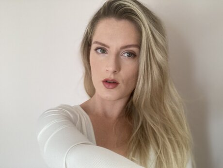 Foto di nudo di fuga di OnlyFans di Goddess Scarlett