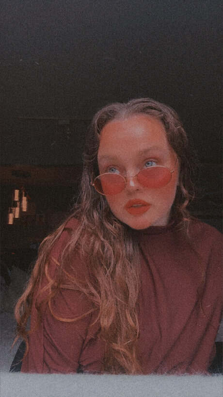 Foto di nudo di fuga di OnlyFans di Lyn Roma