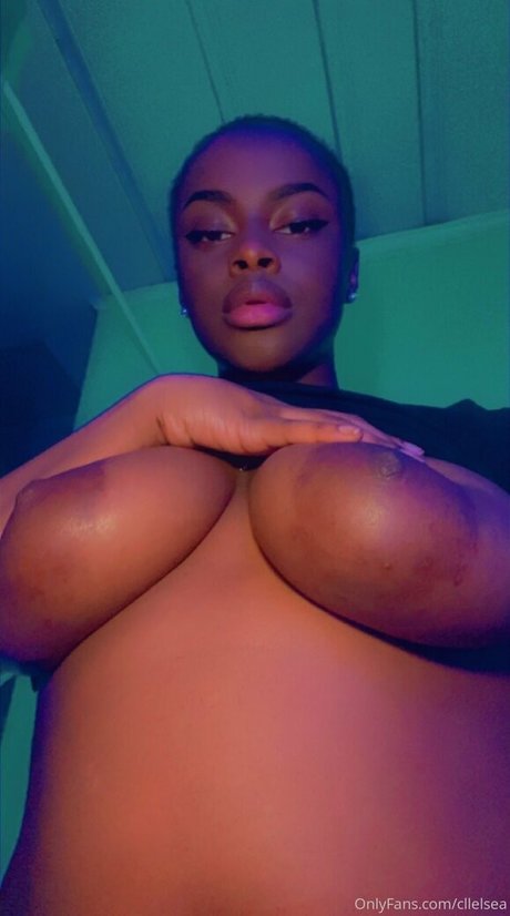 Foto di nudo di fuga di OnlyFans di Xxxsevn