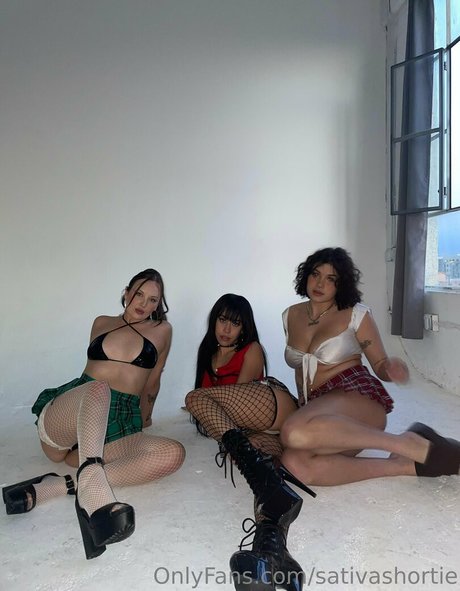Foto di nudo di fuga di OnlyFans di Sativashortie