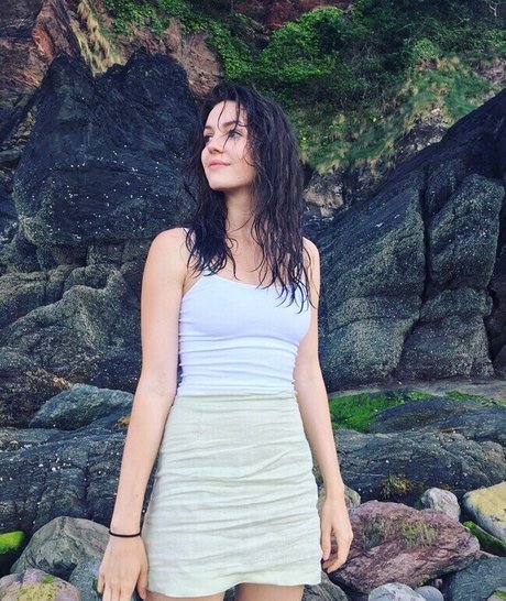 Foto di nudo di fuga di OnlyFans di Ella Hunt