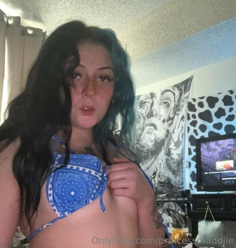 Foto di nudo di fuga di OnlyFans di Princessmaddiie
