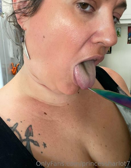 Foto di nudo di fuga di OnlyFans di Princessharlot7